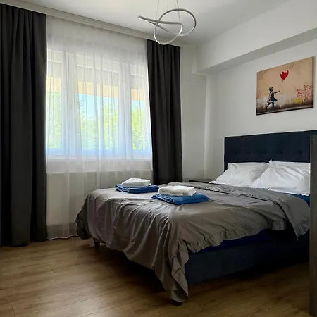 Royal 3 アパート パラチン