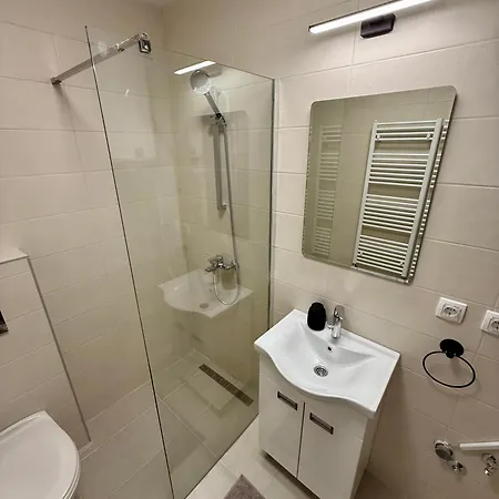 Royal 3 דירה Paraćin