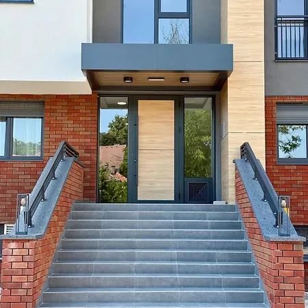 Royal 3 アパート